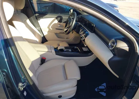 2019 Mercedes-Benz A 220 из США, поврежденный, VIN WDD3G4EBXKW017999